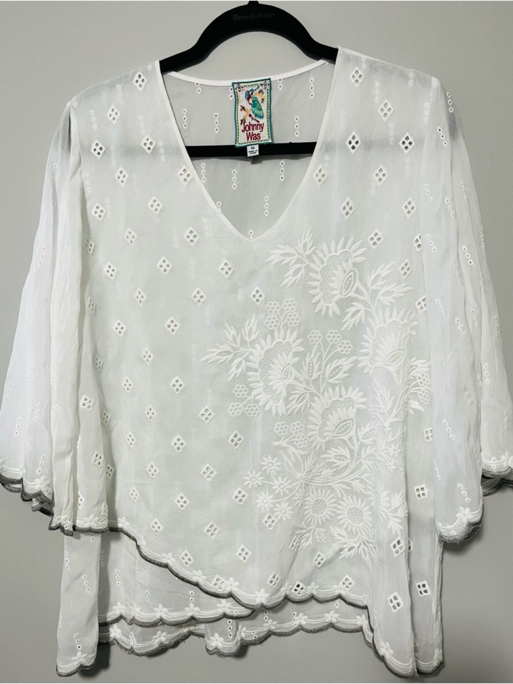 Johnny Was White Eyelet Embroidered V-Neck Blouse